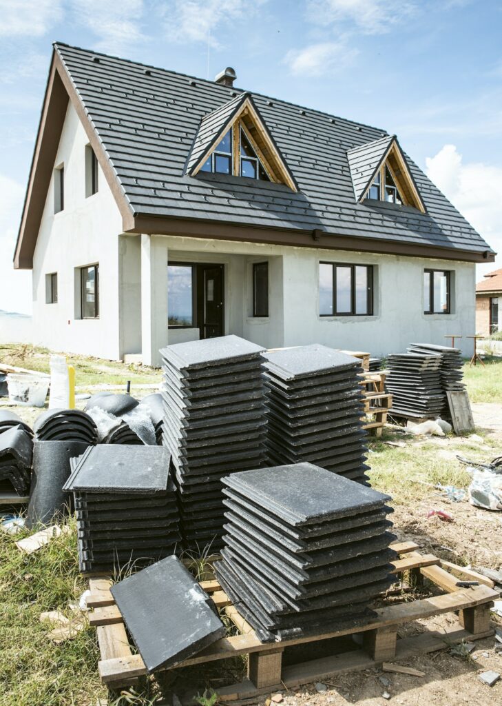 Laying roof tiles